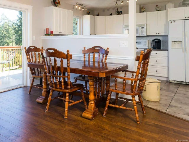 3 of 26 - 1627 Simon Pl, Cowichan Bay, BC