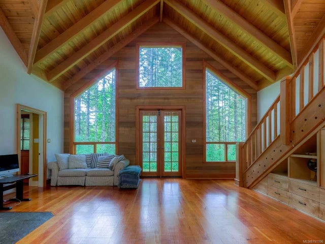 1 of 26 - 1561 Sierra Rd, Errington, BC