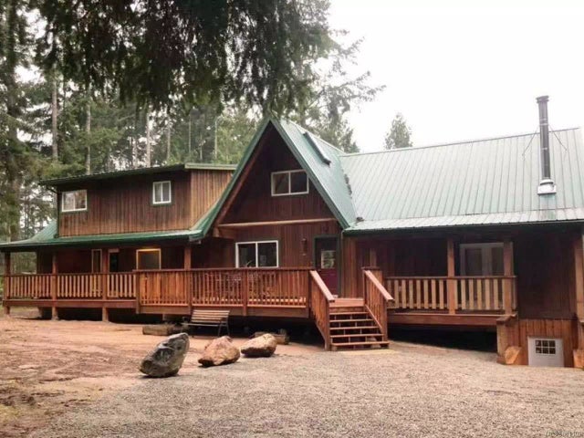 1 of 17 - 1990 Pierpont Rd, Coombs, BC