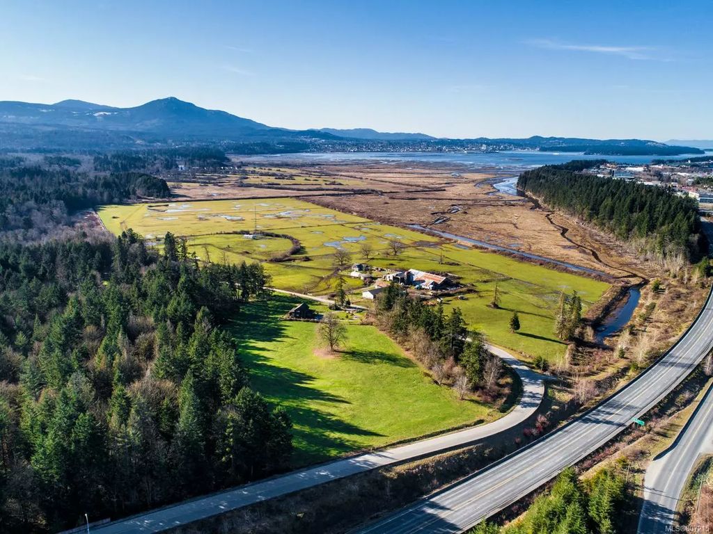 1266 Gordon Rd, Nanaimo