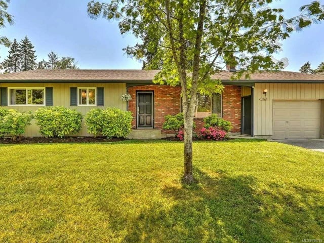 1 of 17 - 1646 Austin Pl, Cowichan Bay, BC