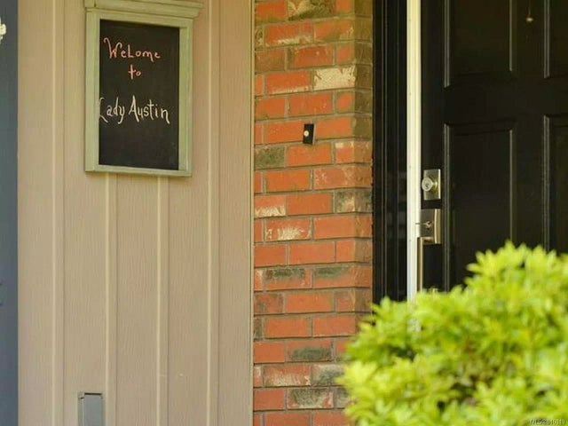 2 of 17 - 1646 Austin Pl, Cowichan Bay, BC