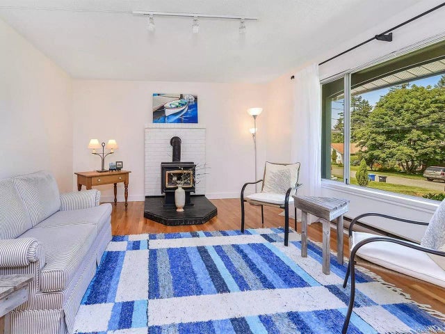 4 of 17 - 1646 Austin Pl, Cowichan Bay, BC