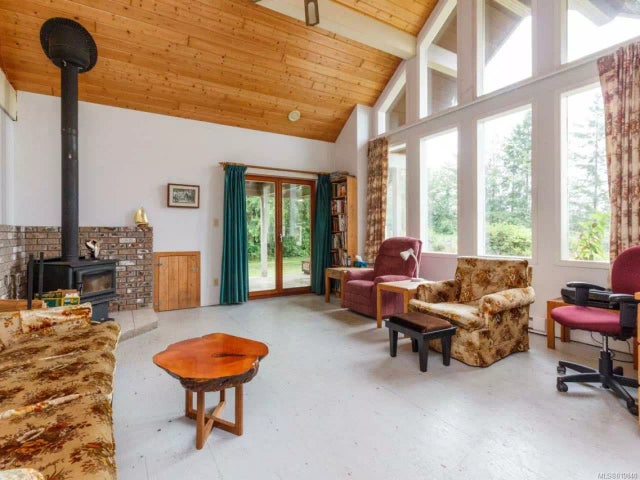 2 of 13 - 2065 Sun King Rd, Coombs, BC