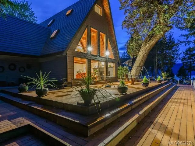 2 of 49 - 1114 Fairbanks Rd, Cowichan Bay, BC