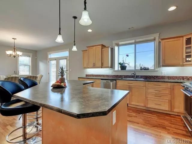 4 of 41 - 1951 Raptor Pl, Cowichan Bay, BC