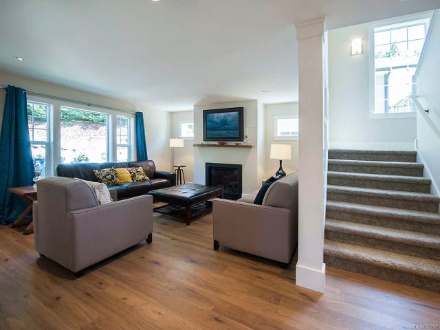 2 of 19 - 4659 Mallard Way, Cowichan Bay, BC