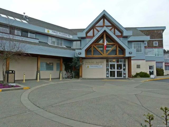5 of 37 - 2025 Bowen Rd, Nanaimo, BC