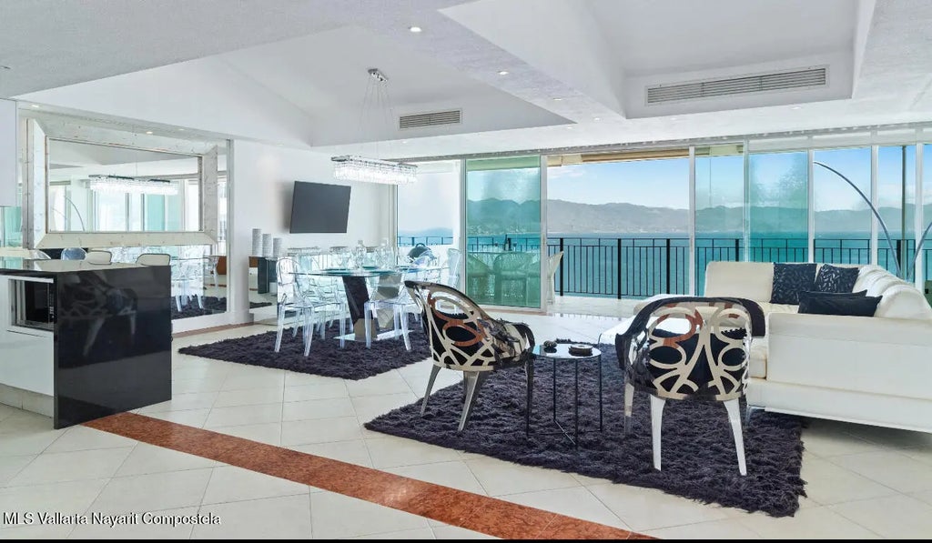 2477 Blv. Fco. Medina Ascencio 1502 Grand Venetian 1000-1502, Puerto Vallarta