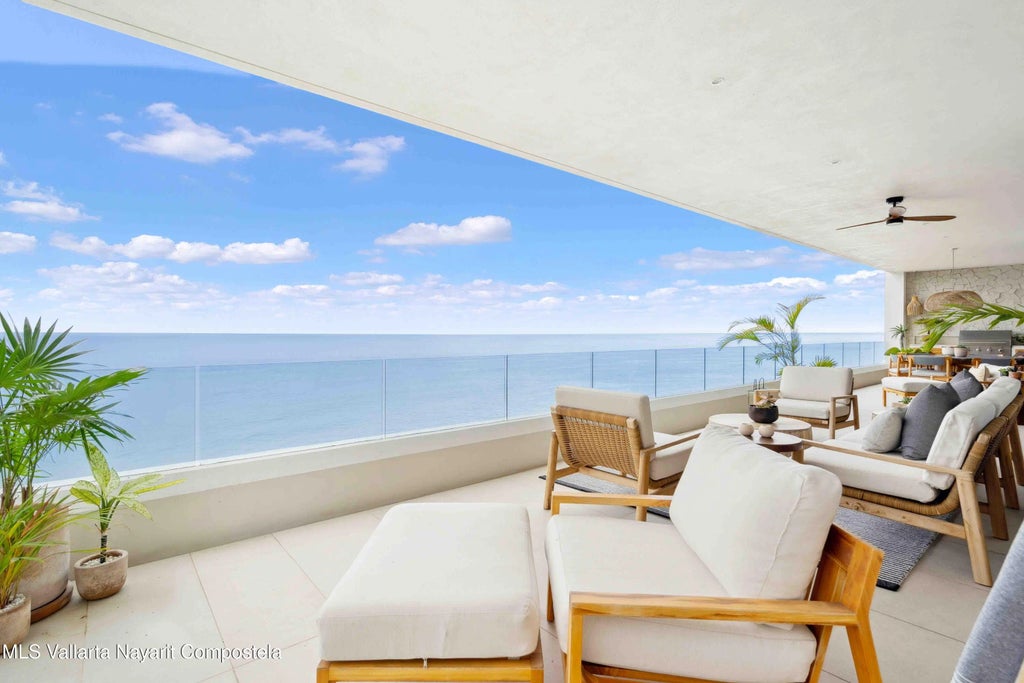 2226-a3 Carretera A Barra De Navidad 801 Xalli 801, Puerto Vallarta