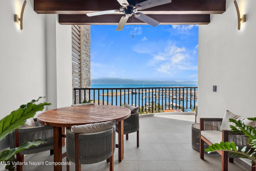 11 Zalcetas / Prol. Tiburon 501 Canuva Lux, Riviera Nayarit