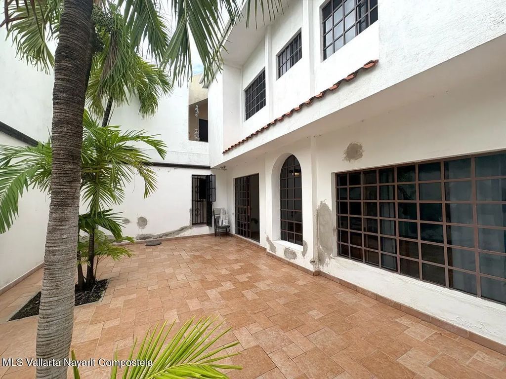 238 Candelaria Casa Con Local Comercial, Puerto Vallarta