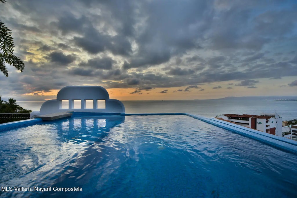 131 Calle Las Hortencias Ed-2 Dp-8 Las Hortencias Ph, Puerto Vallarta