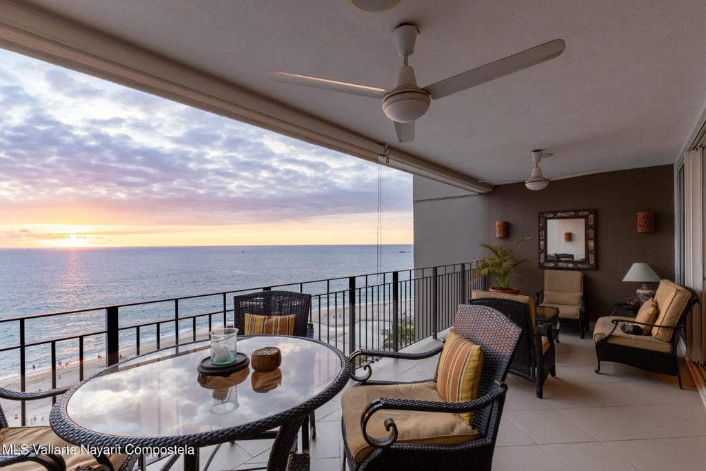 2477 Francisco Medina Ascencio 2908 Grand Venetian, Puerto Vallarta