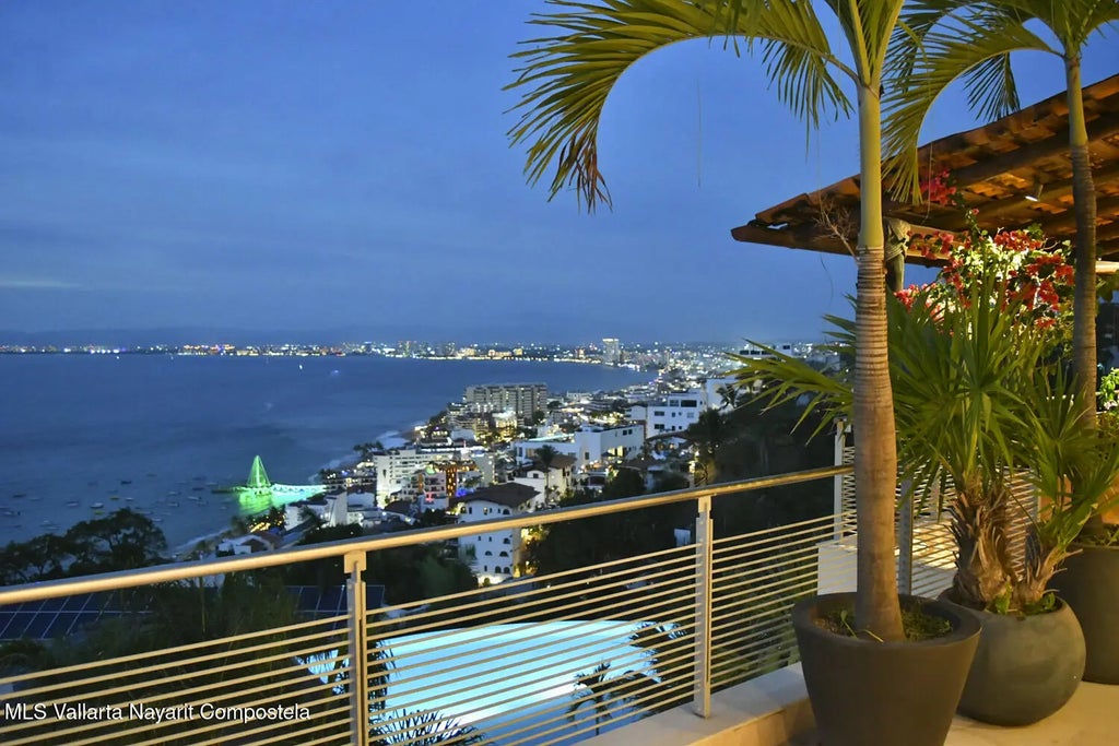 179 Paseo De Las Conchas Chinas 4a La Cima Iii 4 A, Puerto Vallarta