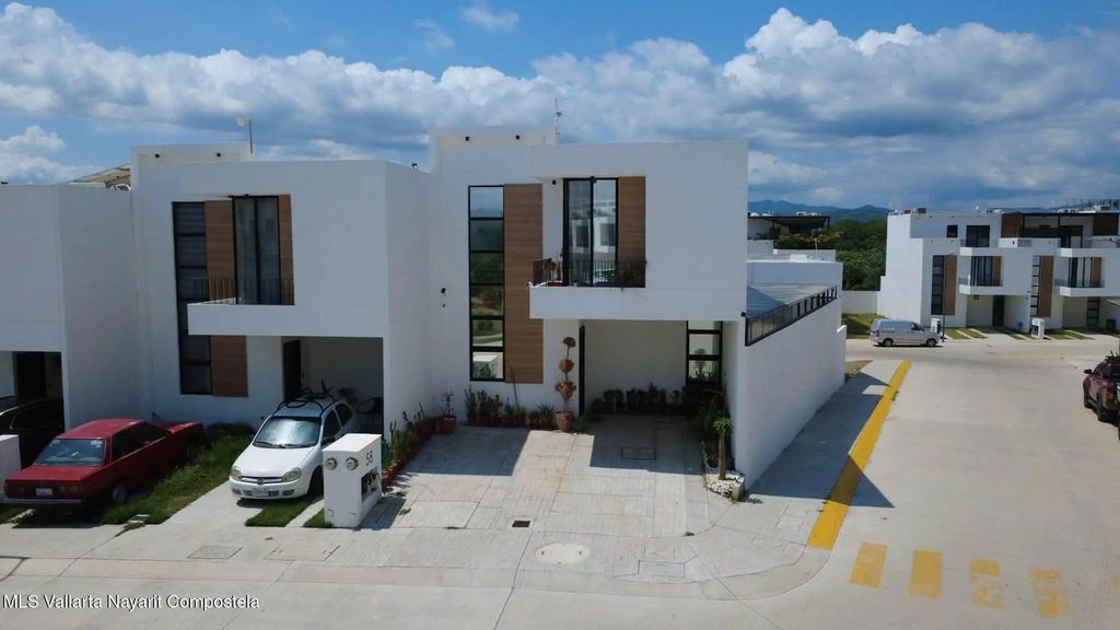 58 Pino Coto 3 Alamos Casa Esquina Con Excedente, Riviera Nayarit