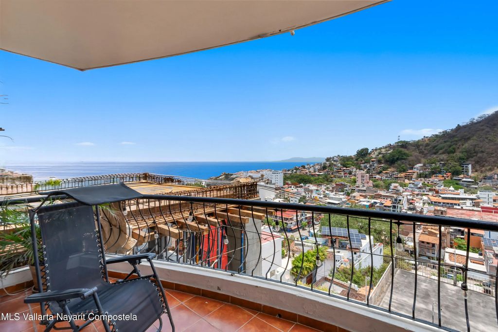 489 Manuel M Dieguez 301 Carmen Alicia 301, Puerto Vallarta
