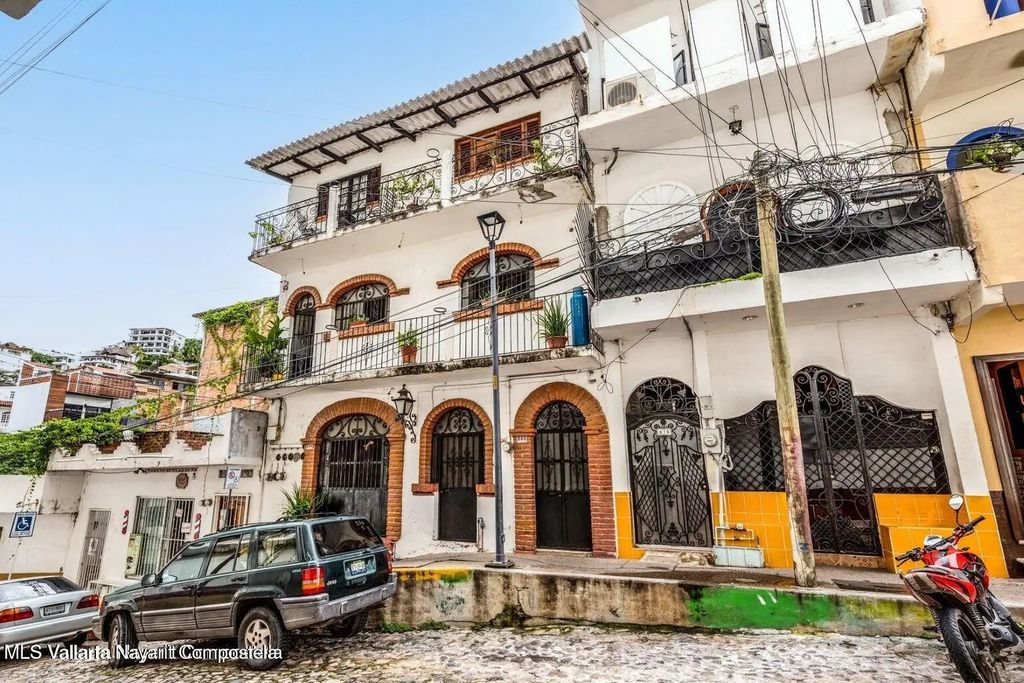 880-884 Guadalupe Sanchez Casa Luz, Puerto Vallarta
