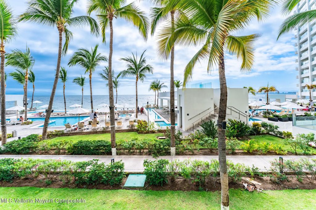 171 Febronio Uribe Harbor 171 Torre Sur 2006, Puerto Vallarta