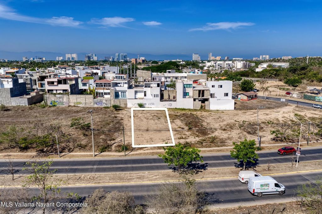 Lot 3 Mzt Av. De Los Poetas Lote Los Poetas, Puerto Vallarta