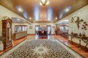 Photo of Listing #306327