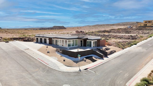 1325 W 800 S, Hurricane