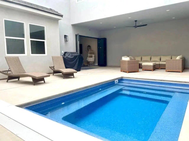 4258 Cambridge Parkway N, Hurricane