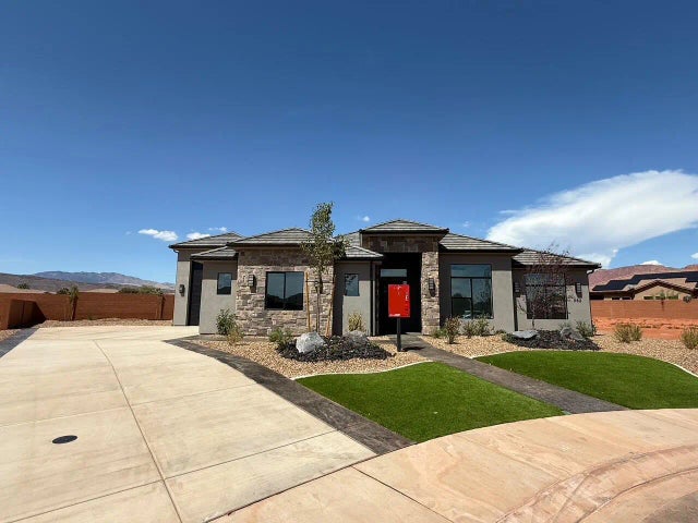 562 S Harmony Cir, Ivins