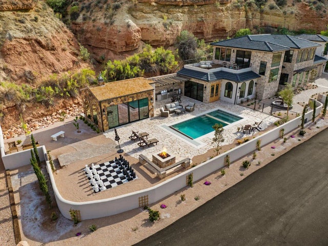 560 Vineyard Ln, Rockville