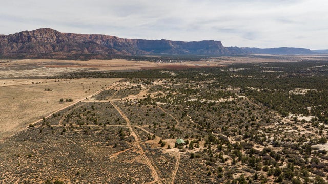 1371 1600, Apple Valley