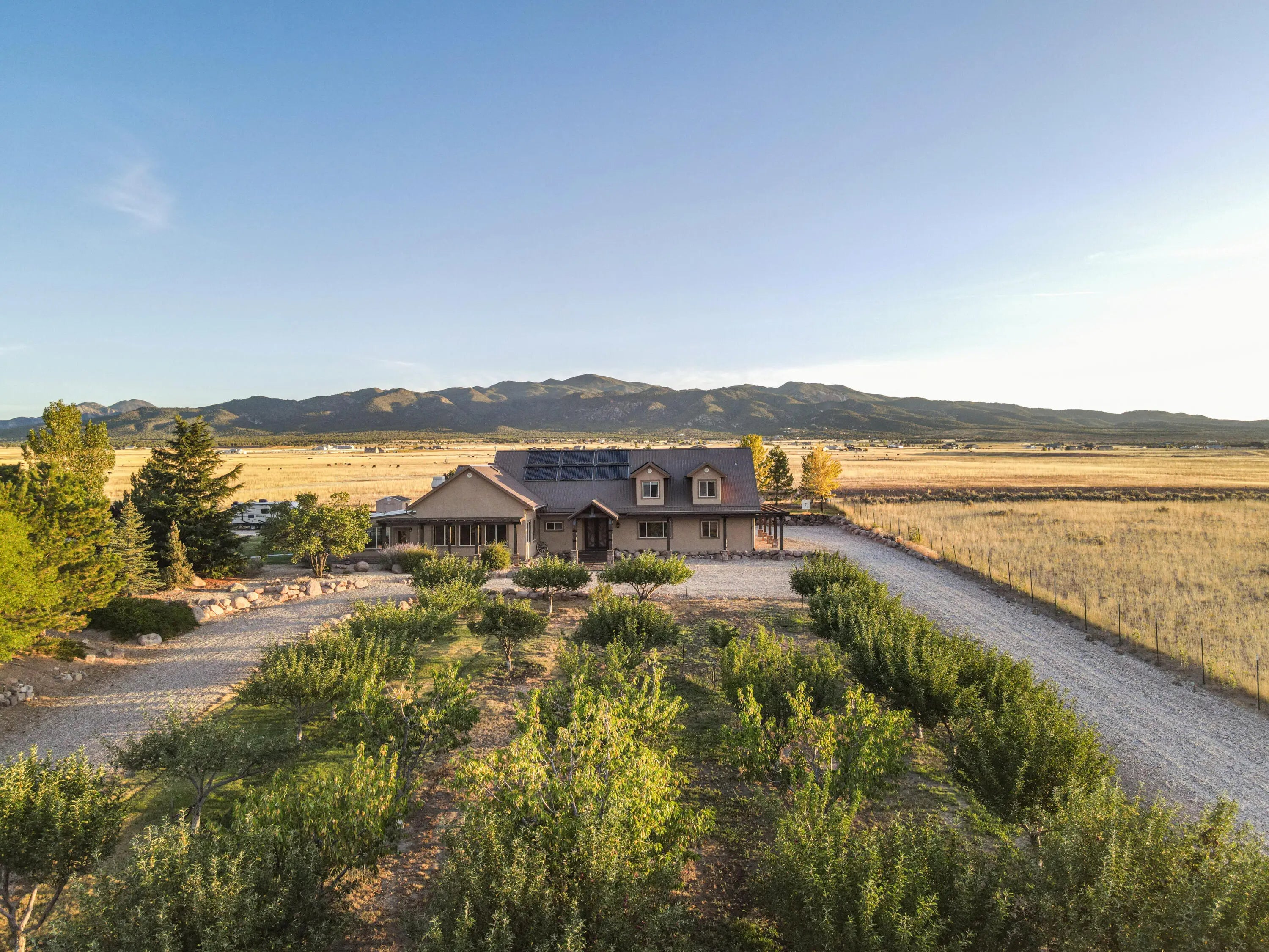 1109 E 400, New Harmony