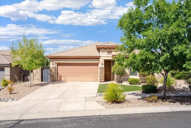 2445 E White Horse Dr, Washington