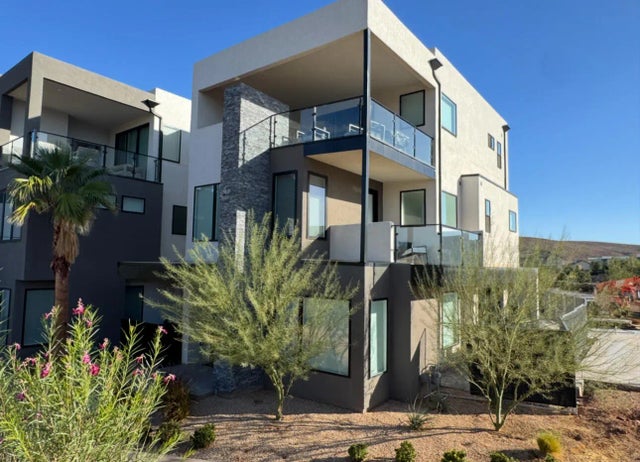 723 W Sapphire Ln, St George