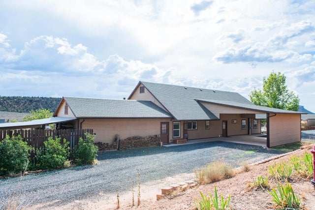 893 W Foothill Dr, Apple Valley