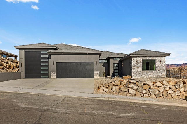 319 E 920 N, Hurricane