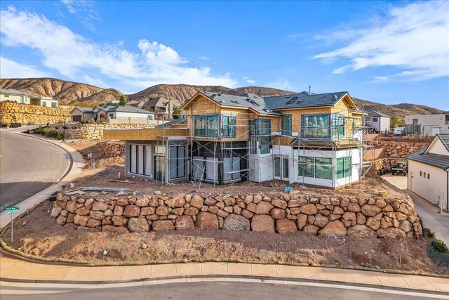 1226 E Pony Trail Way, Washington