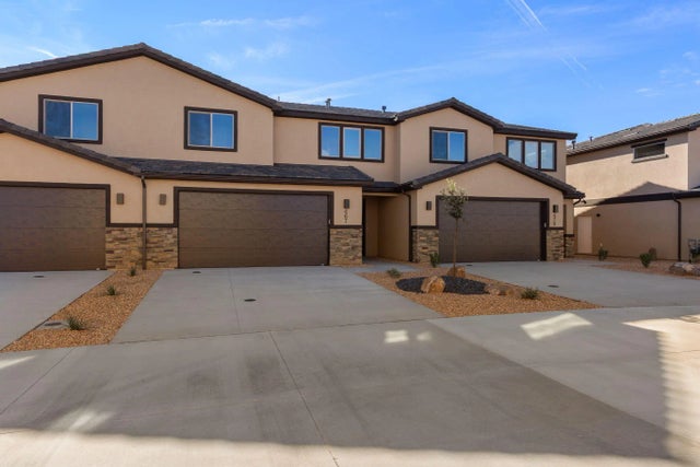 467 W 405 N, Hurricane