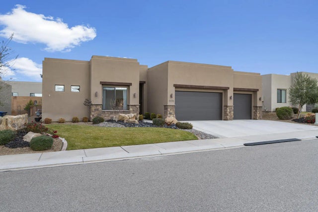 1370 W Firepit Knoll Dr, St George