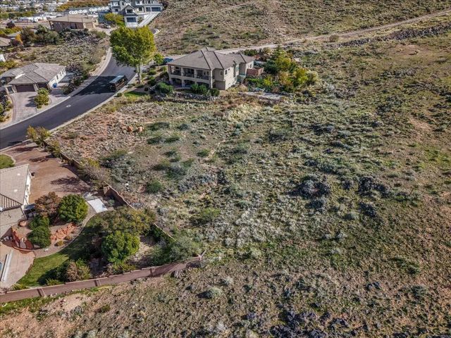 2447 W Ridge View Dr, Hurricane