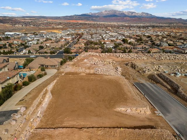 Shale Dr, St George