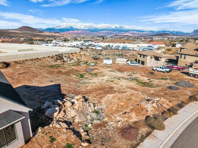 2202  S Angel Heights  Dr, Hurricane