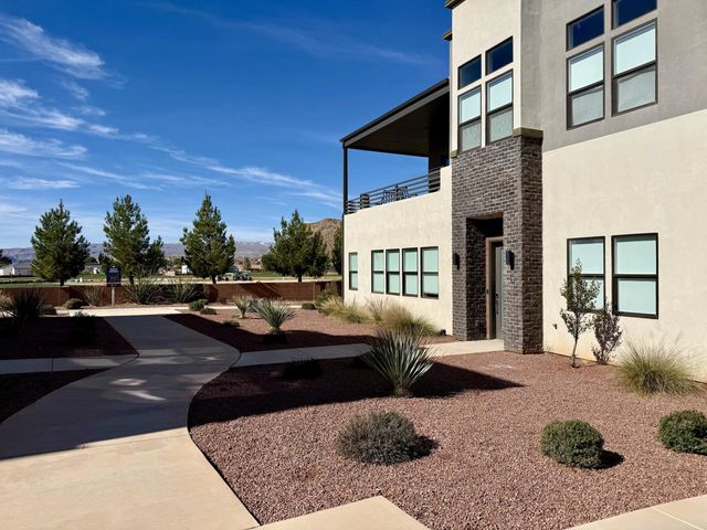 3080 S Bloomington Dr J19, St George