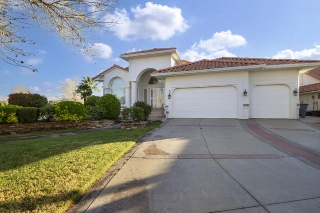 145 South Crystal Lakes Dr 72, St George