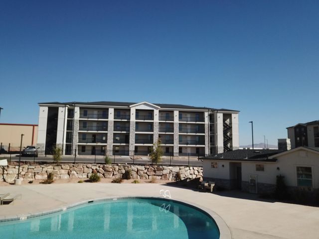 228 N Lone Rock #402, Hurricane