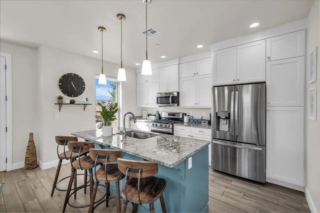 1181 E Farmhouse Dr, Washington
