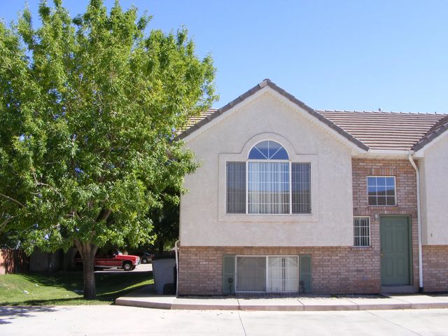 664 N 2720 E, St George