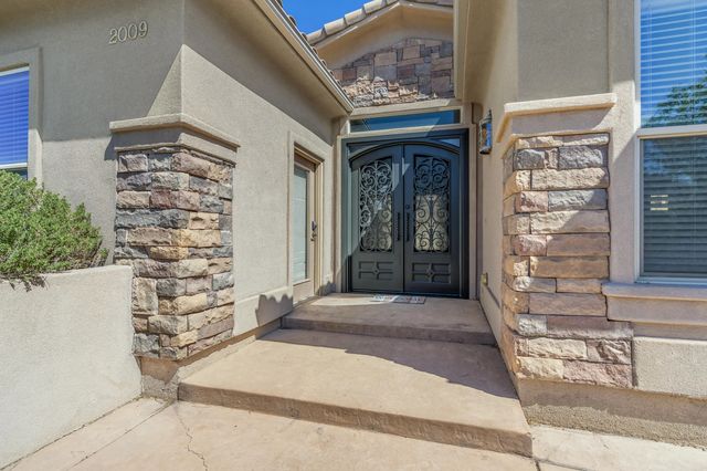 2009 E Knolls Dr, St George