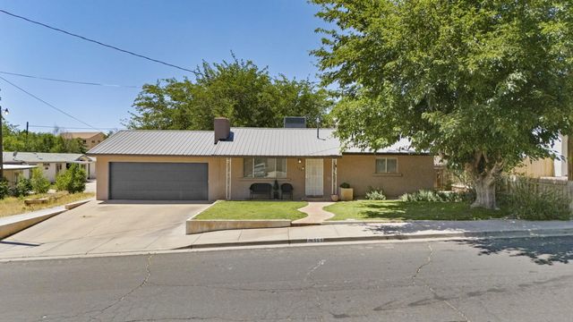 555 N Main St, Hurricane
