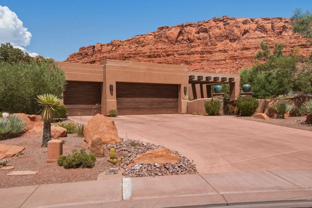 2336 Entrada Trail 23, St George