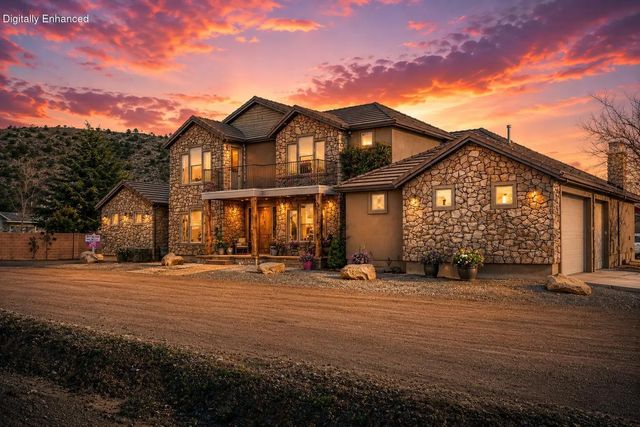1045 W Sapphire Dr, St George